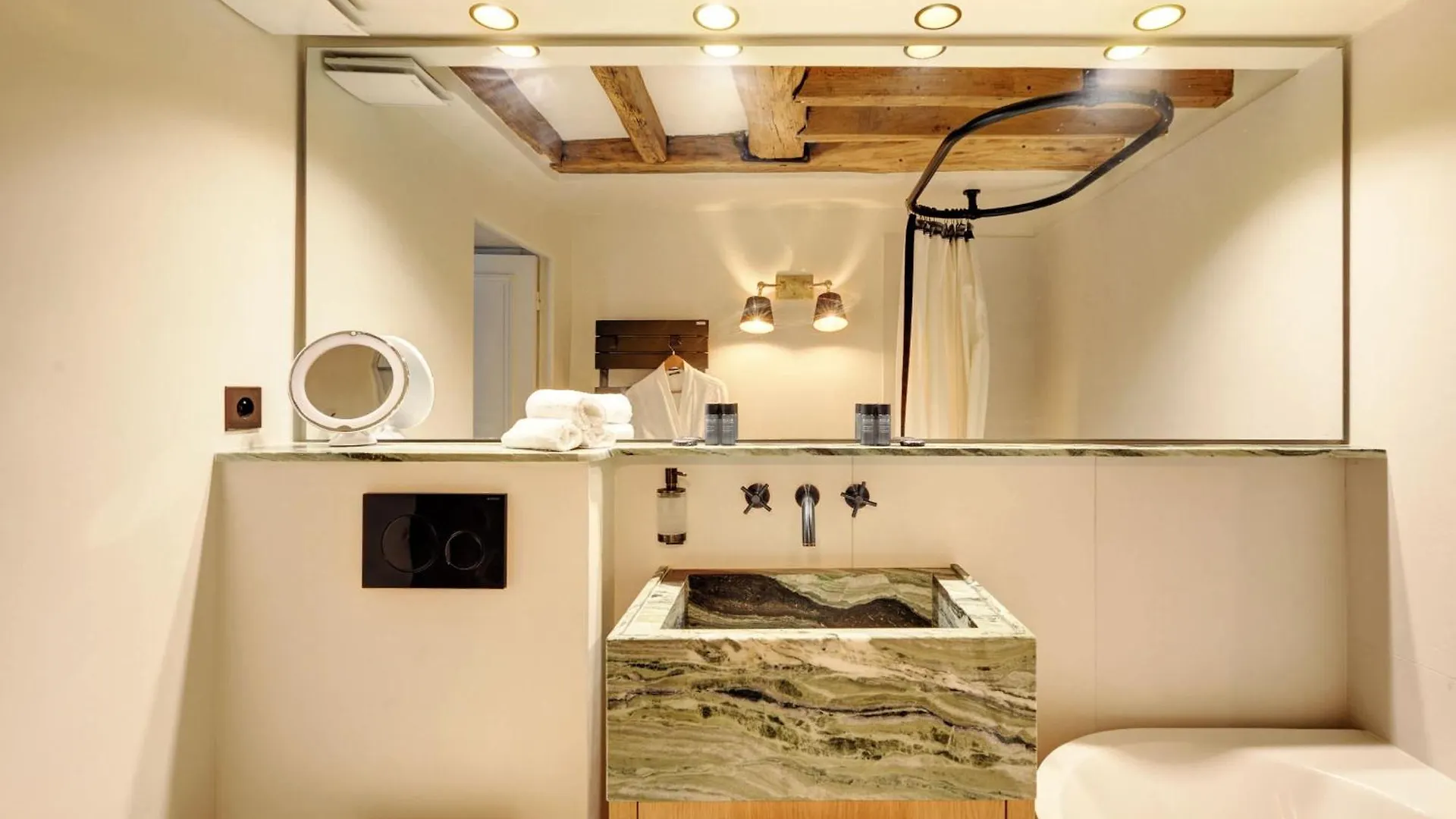 Elegance Et Confort Au Coeur De Paris Apartment